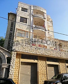 بناية من ٤ طوابق نصف مفروشة مع ٤ محلات في بحمدون عاليه للبيع